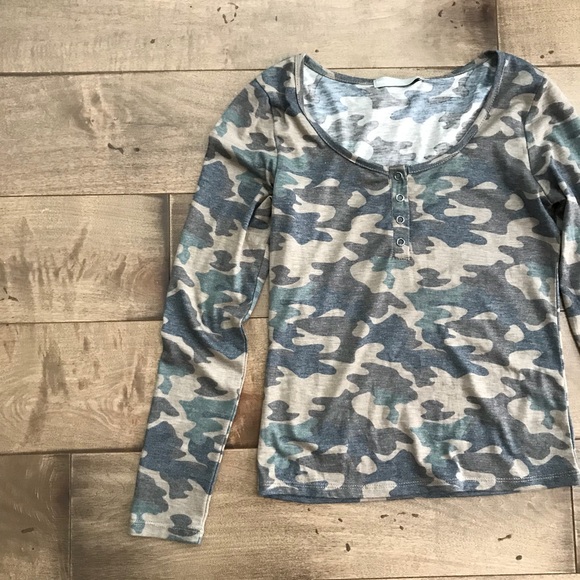 Tresics Tops - Tresics Camouflage Top Blouse Shirt